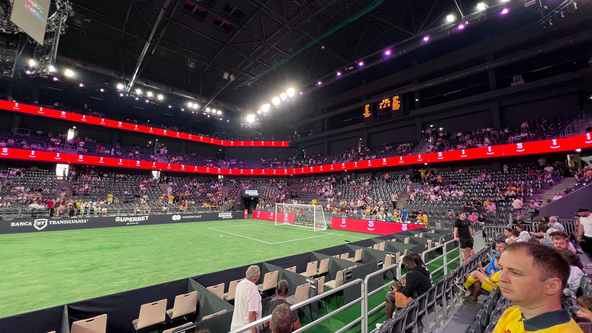 Ronaldinho și prietenii, pregătiți de spectacol în BTarena