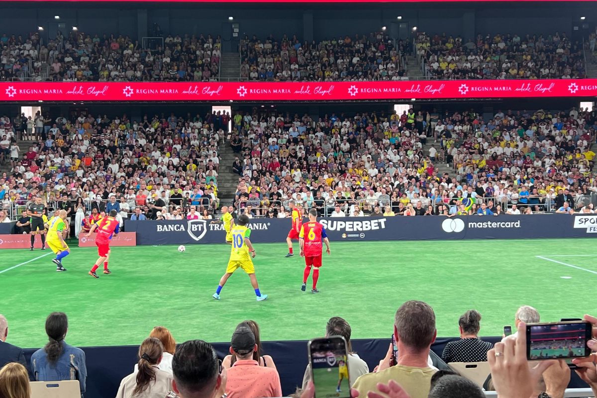 Show în BTarena, la Sports Festival! Egalitate la finalul confruntării dintre echipa lui Ronaldinho și selecționata României