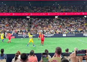 Show în BTarena, la Sports Festival! Egalitate la finalul confruntării dintre echipa lui Ronaldinho și selecționata României