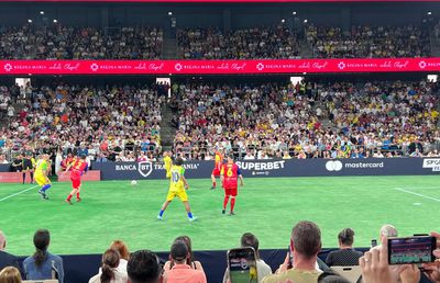Show în BTarena, la Sports Festival! Egalitate la finalul confruntării dintre echipa lui Ronaldinho și selecționata României