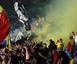 Fumigene aprinse de ultrașii de la Uniți sub tricolor la meciul Spania - România, de la Euro U21. Foto: Ionuț Iordache (GSP.RO)