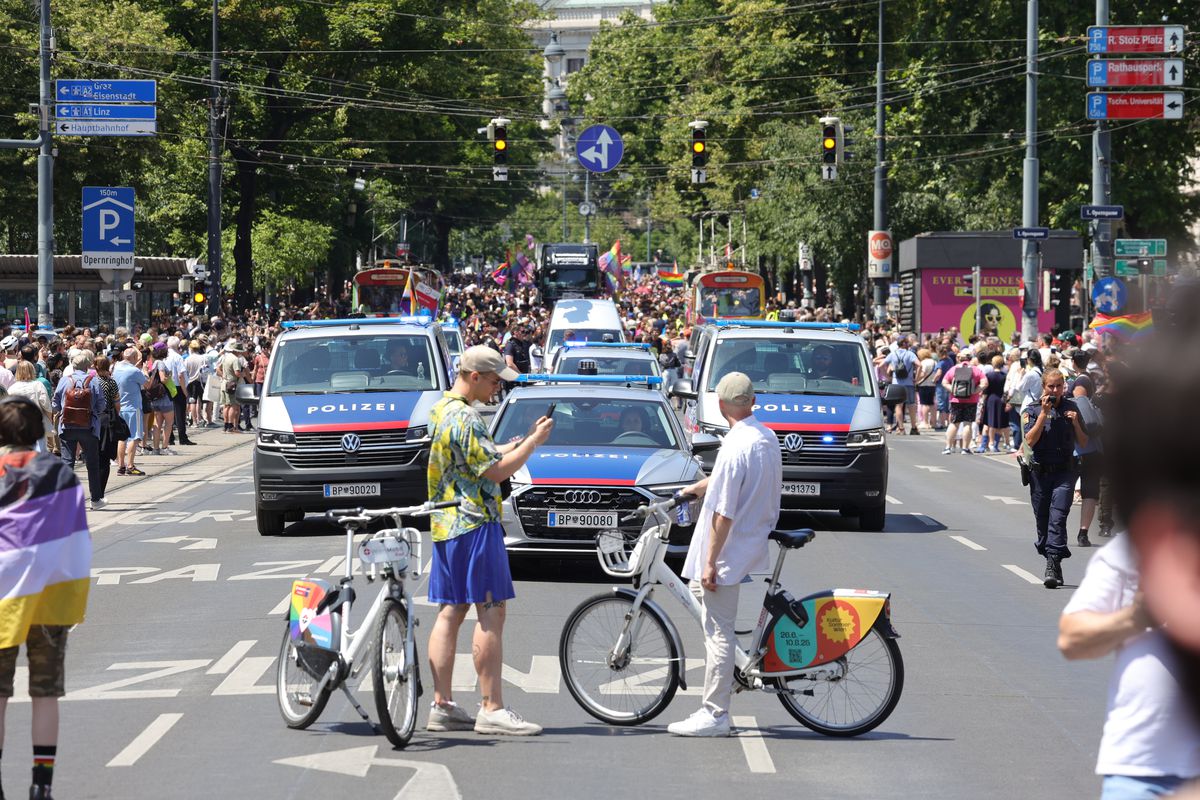 Parada gay Viena 2025 1