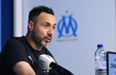 Roberto De Zerbi, dezvăluiri incredibile din vestiarul lui Marseille » „Nu și-au rupt dinții în luptă, dar l-am văzut pe doctor cum încerca să resusciteze un jucător!”