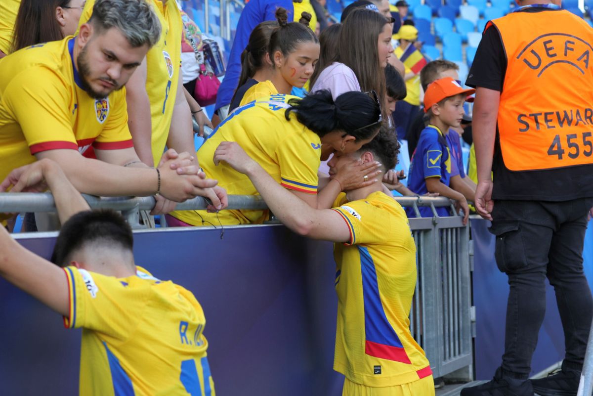Imaginile turneului?! „Tricolorul” consolat de toată familia după înfrângerea României U21 cu Spania: scene emoționante surprinse de reporterii GSP