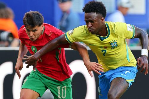 Vinicius jr (nr. 7), în duel cu colegul de la Real Madrid, Brahim Diaz / Foto: Imago
