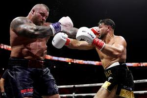 Tommy Fury, fratele celebrului boxer Tyson Fury, victorie în fața „celui mai puternic” bărbat din 2017
