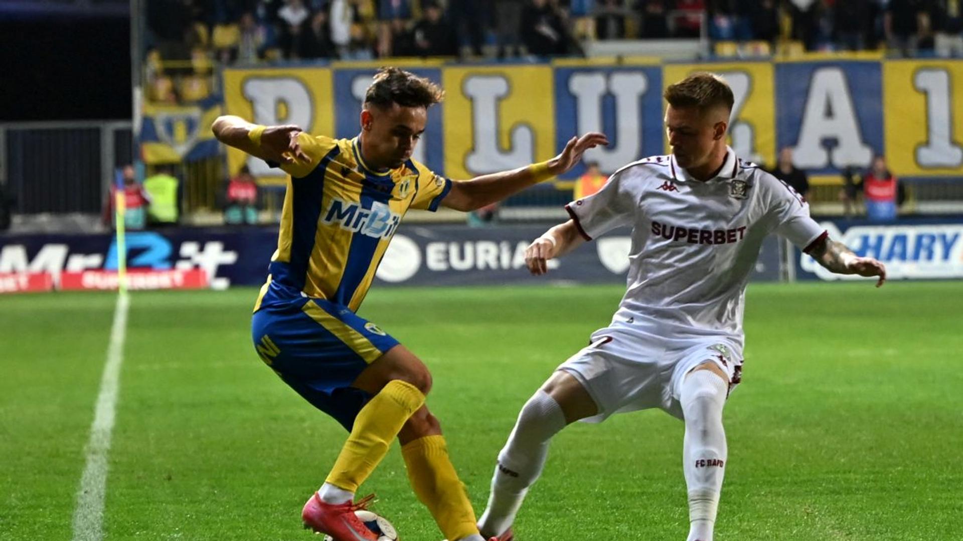 Denis Radu în echipamentul Eyupspor Turcia, în timpul unui meci de fotbal, în rol ofensiv pe flancuri, împrumut fotbal | sursa foto: Gazeta Sporturilor