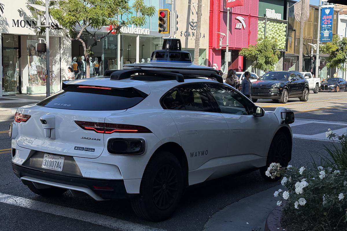 Am călătorit cu maşina Google fără şofer prin Los Angeles! Cât a costat şi cum a fost experienţa