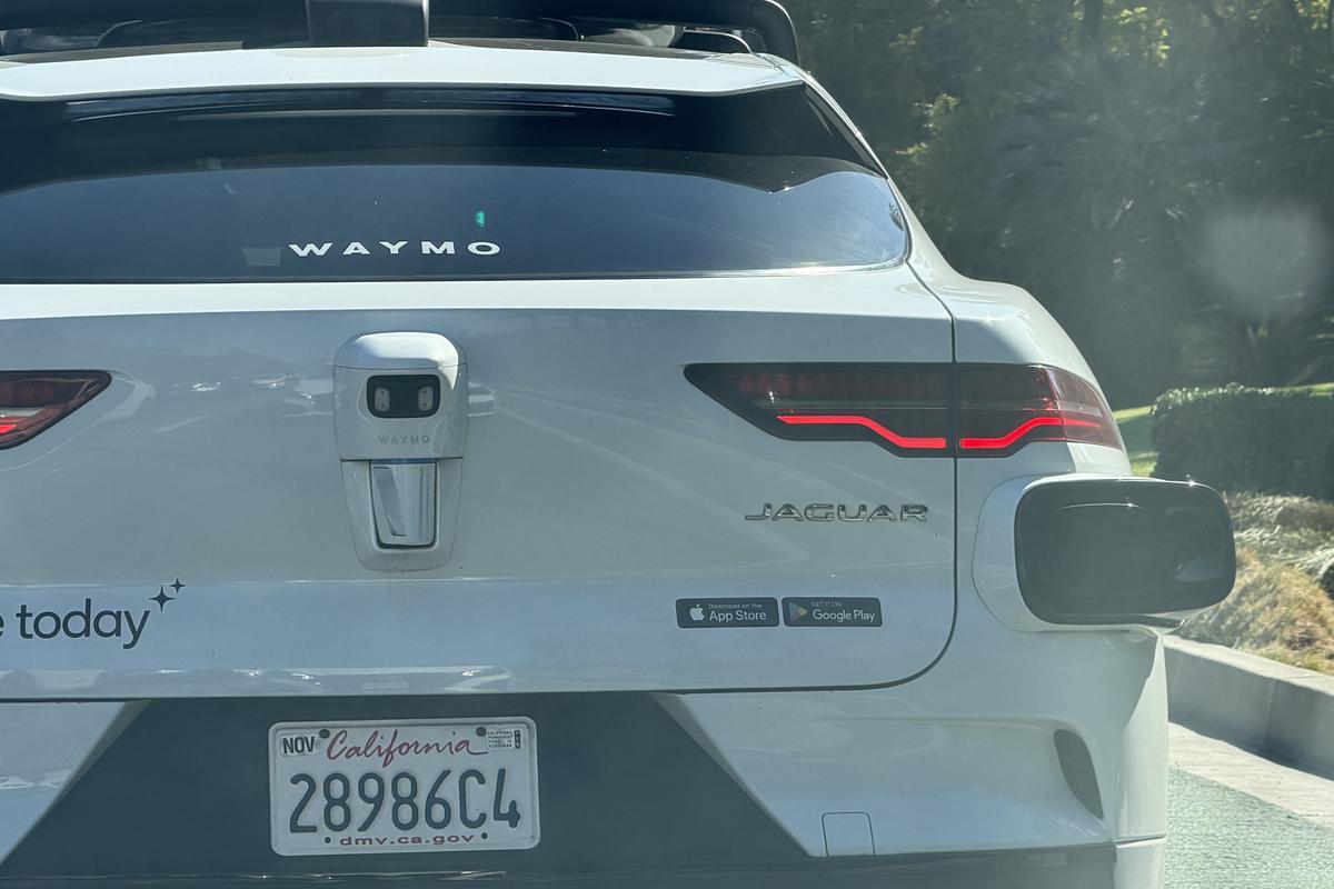 Am călătorit cu maşina Google fără şofer prin Los Angeles! Cât a costat şi cum a fost experienţa