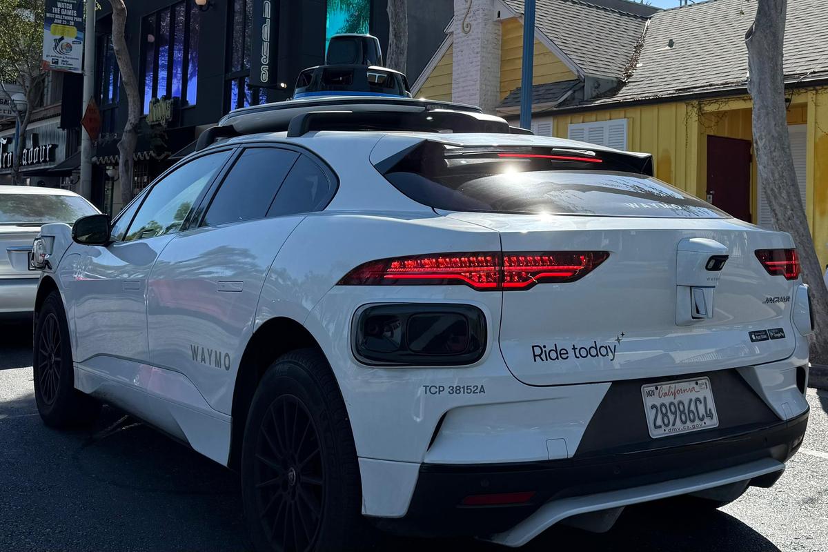 Am călătorit cu maşina Google fără şofer prin Los Angeles! Cât a costat şi cum a fost experienţa