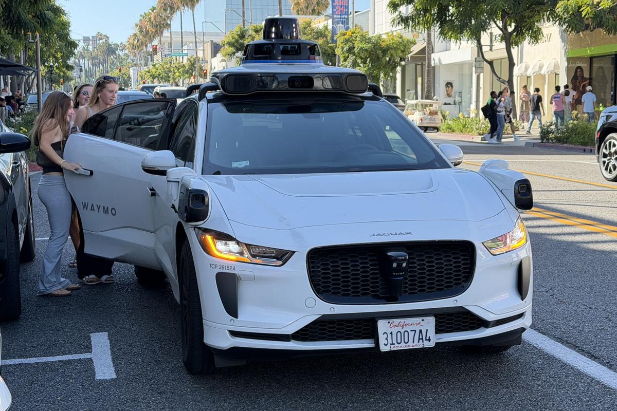 Am călătorit cu maşina Google fără şofer prin Los Angeles! Cât a costat şi cum a fost experienţa