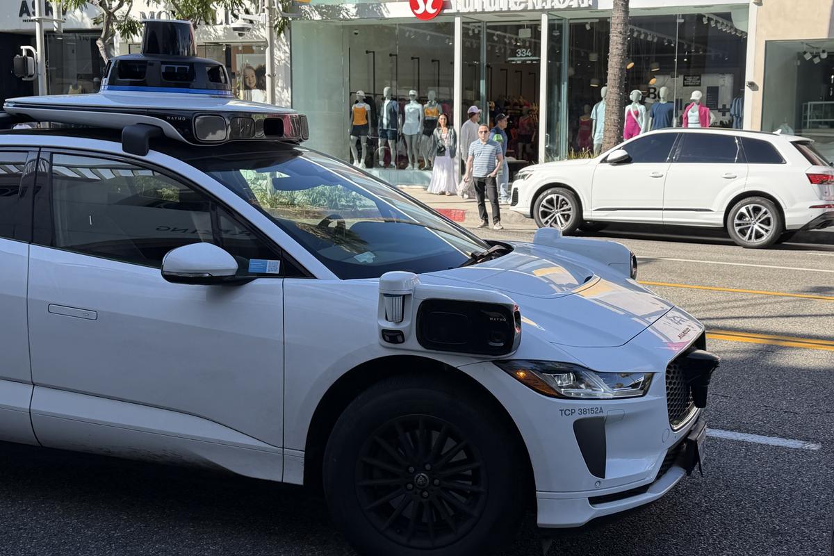 Am călătorit cu maşina Google fără şofer prin Los Angeles! Cât a costat şi cum a fost experienţa