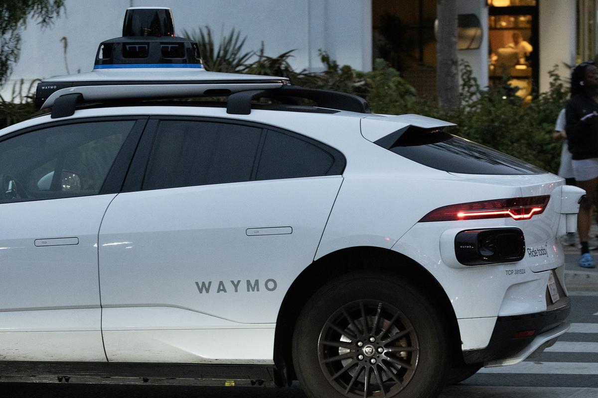 Am călătorit cu maşina Google fără şofer prin Los Angeles! Cât a costat şi cum a fost experienţa