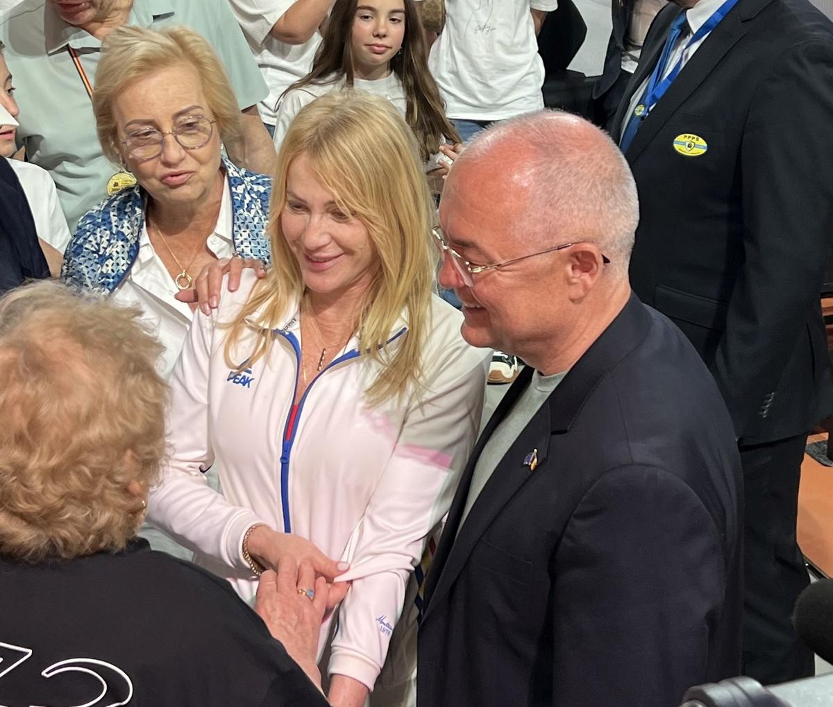 Nadia Comăneci a invitat un copil pe scenă și a început să-i pună întrebări: „Cum ți-ai găsit pasiunea?”