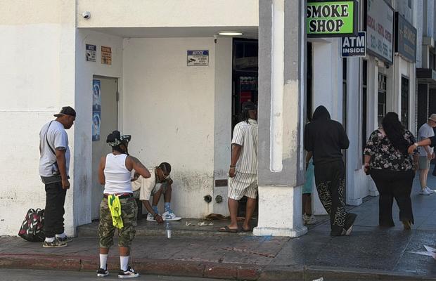 „Parfum” de Snoop Dogg la Los Angeles » Cum a cucerit marijuana străzile și prețul surprinzător al unui joint