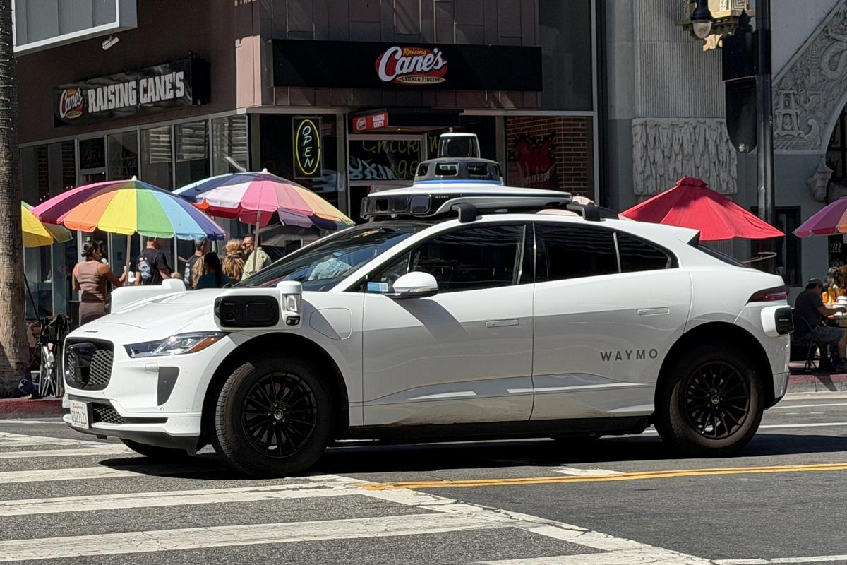 Am călătorit cu maşina Google fără şofer prin Los Angeles! Cât a costat şi cum a fost experienţa