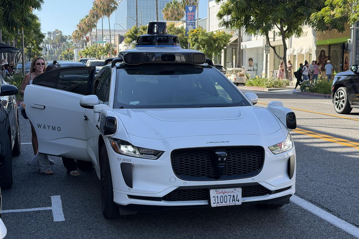Am călătorit cu maşina Google fără şofer prin Los Angeles! Cât a costat şi cum a fost experienţa