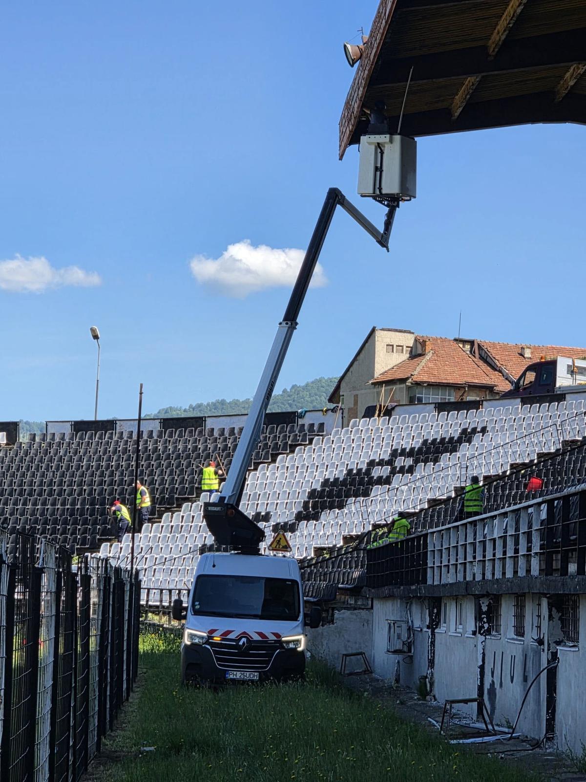 Lucrări la stadionul din Petroșani