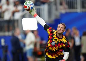 Manuel Neuer, record incredibil doborât la meciul Germania - Curacao » L-a depășit pe Lothar Matthaus