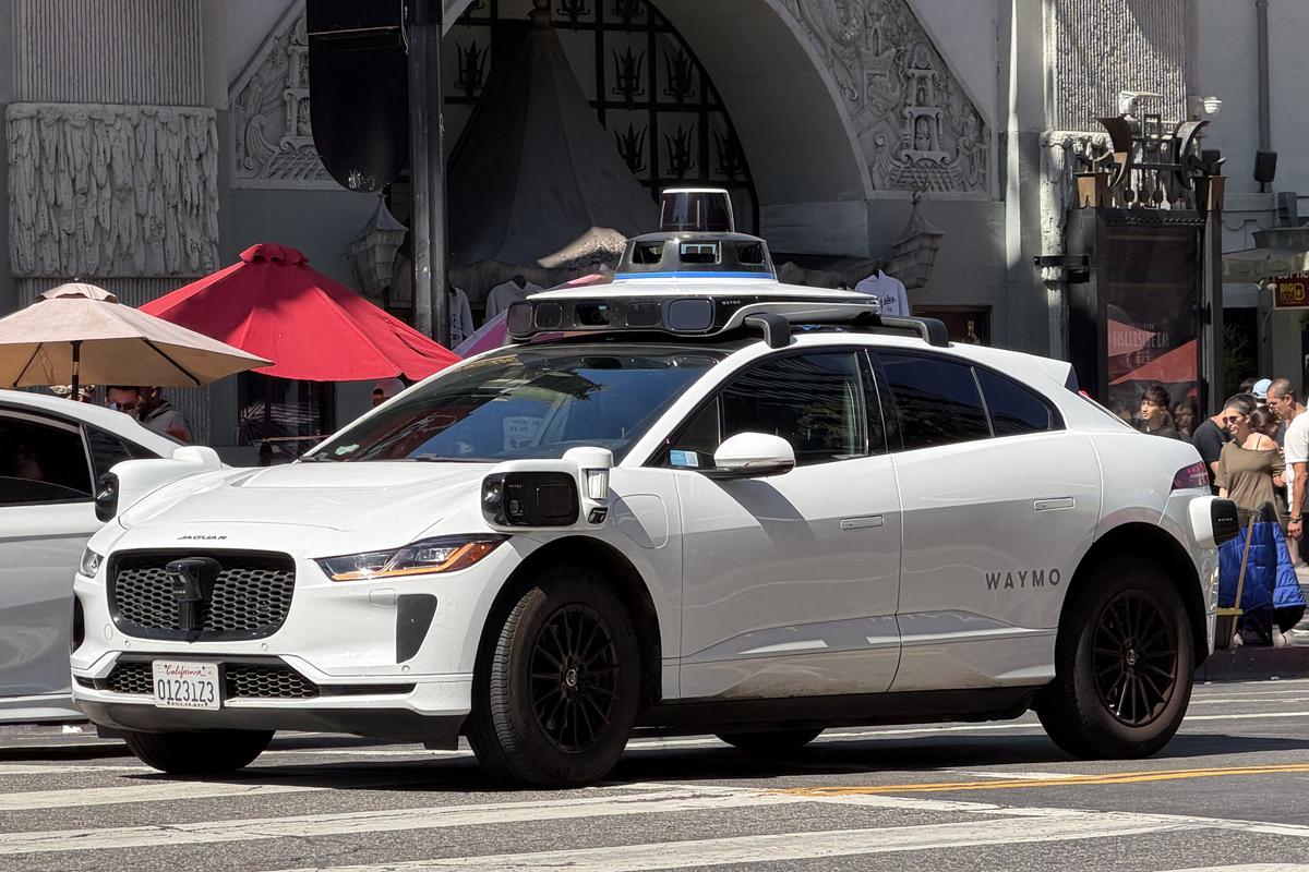 Am călătorit cu maşina Google fără şofer prin Los Angeles! Cât a costat şi cum a fost experienţa