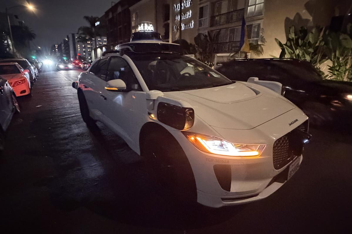 Am călătorit cu maşina Google fără şofer prin Los Angeles! Cât a costat şi cum a fost experienţa
