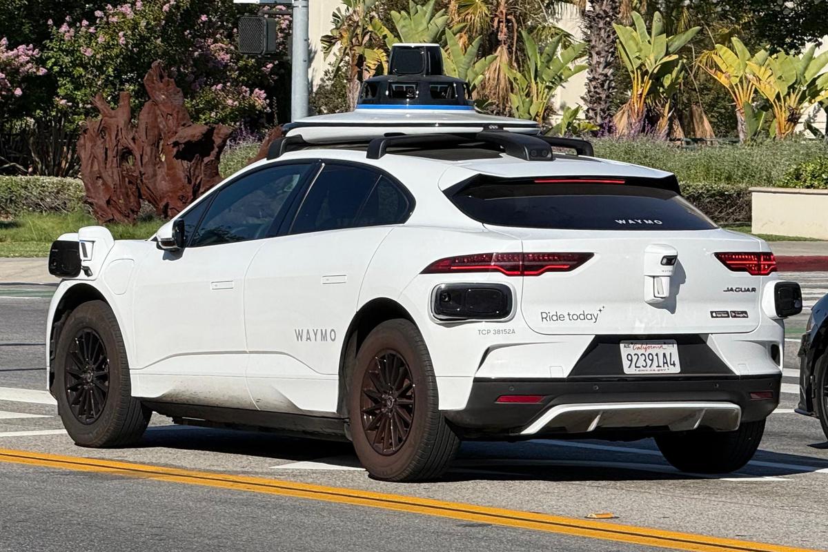 Am călătorit cu maşina Google fără şofer prin Los Angeles! Cât a costat şi cum a fost experienţa