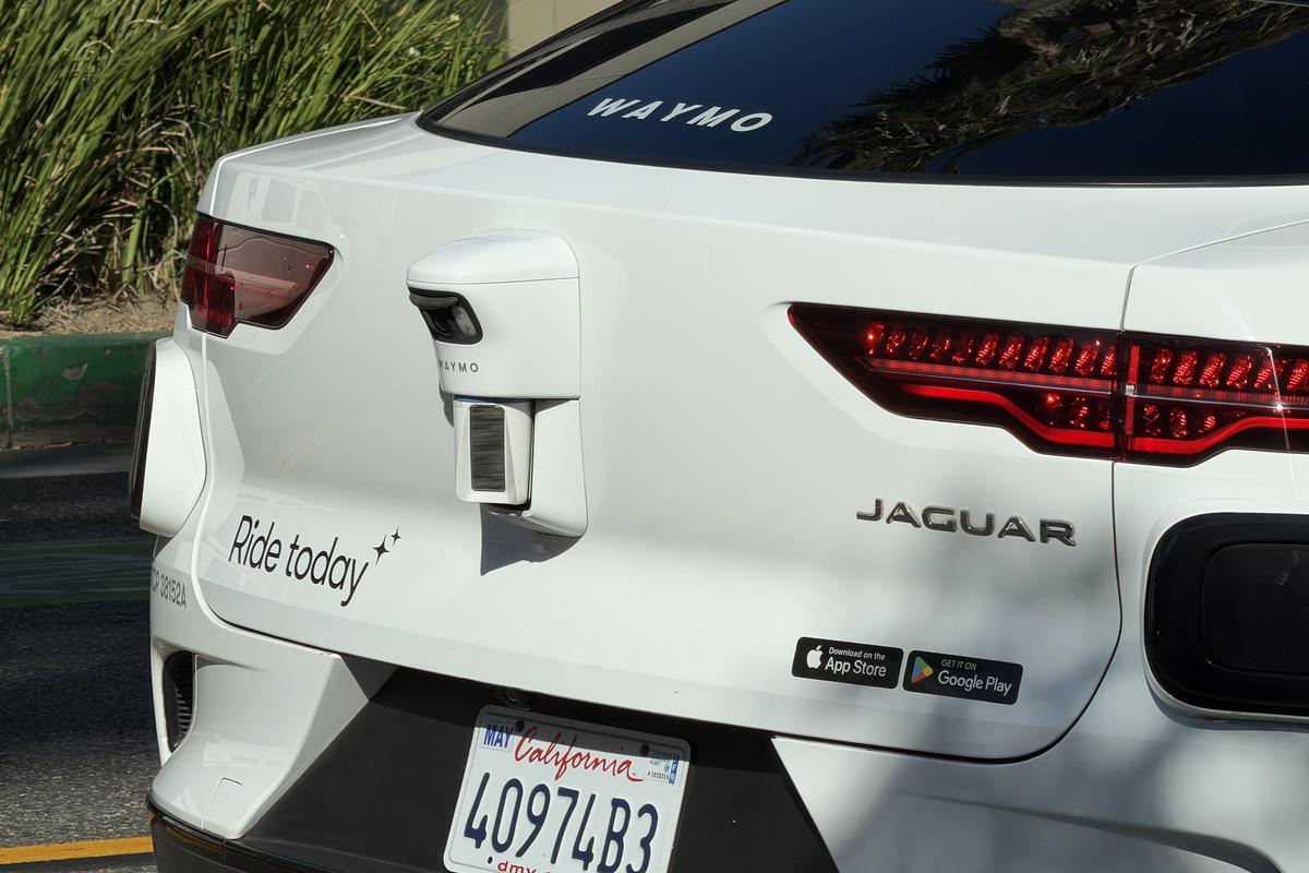 Am călătorit cu maşina Google fără şofer prin Los Angeles! Cât a costat şi cum a fost experienţa