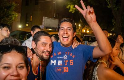 Mondialul pe ignore, Knicks au umplut străzile! Imagini spectaculoase din New York, după al 3-lea titlu din istoria lui Knicks