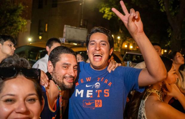 Mondialul pe ignore, Knicks au umplut străzile! Imagini spectaculoase din New York, după al 3-lea titlu din istoria lui Knicks