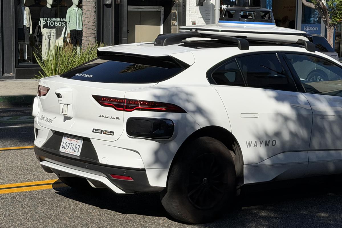 Am călătorit cu maşina Google fără şofer prin Los Angeles! Cât a costat şi cum a fost experienţa