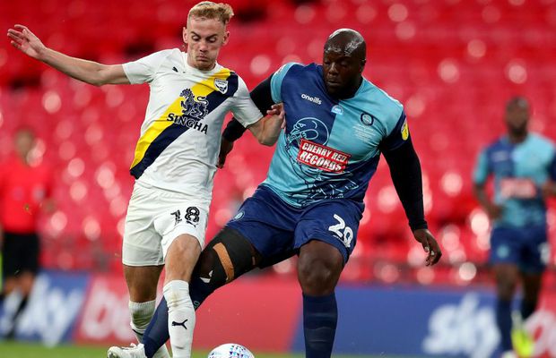 Ce moment! La 38 de ani, „Bivolul” Adebayo Akinfenwa a promovat în Championship » L-a provocat imediat pe Jurgen Klopp, iar neamțul i-a și răspuns :)