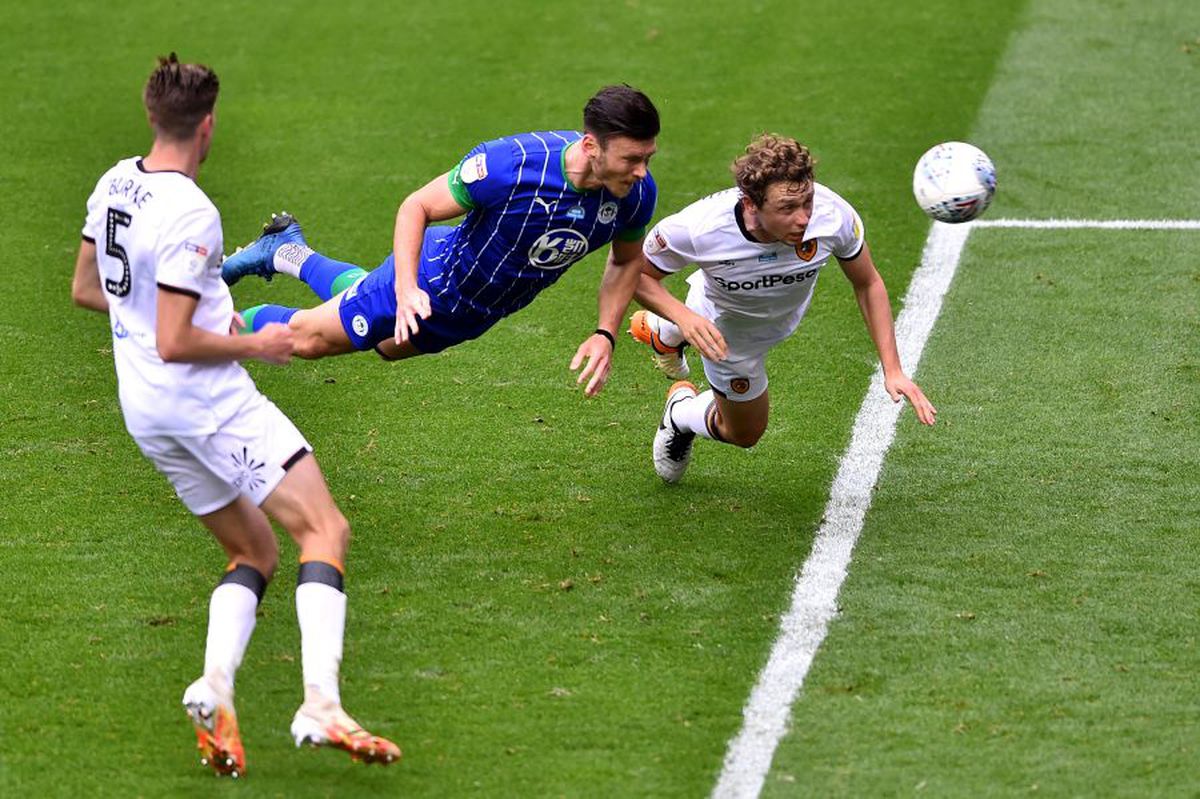 Scor HALUCINANT în Anglia » Echipa rămasă în obiectiv, mătrășită în 45 de minute + un internațional român implicat