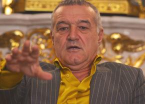 Gigi tot inventează! Cum va arăta FCSB după ce Becali a schimbat posturile jucătorilor