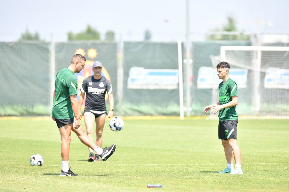 Prima conferință, primele ironii » Dinu Todoran, luat la țintă: „Degradarea fotbalului!”