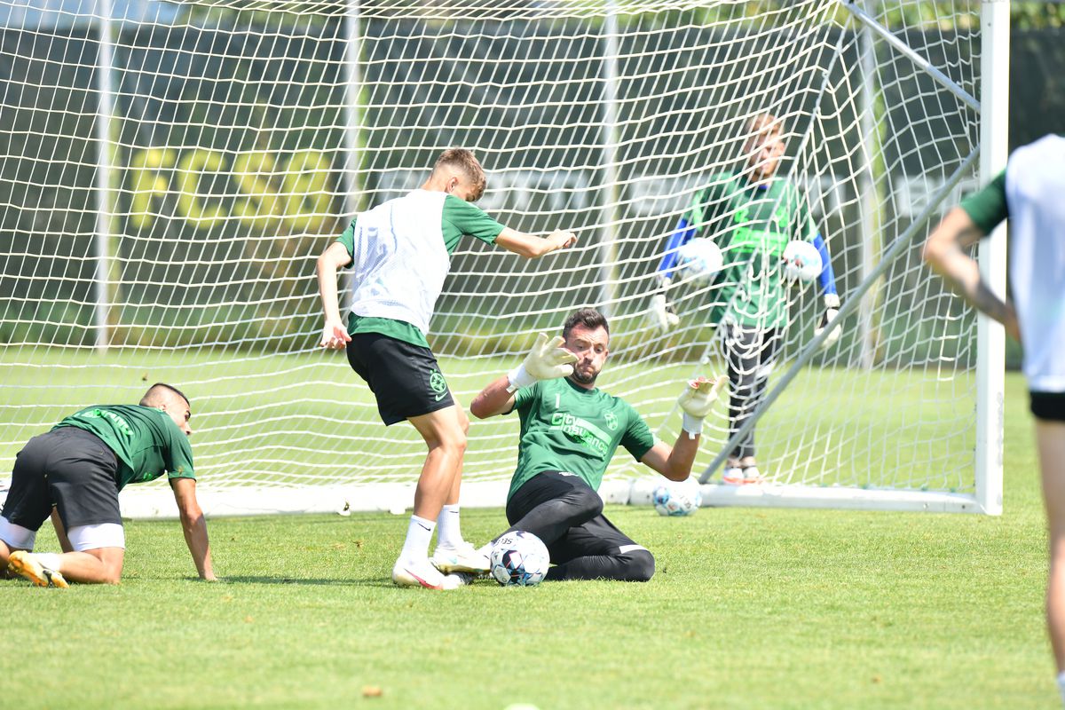 Prima conferință, primele ironii » Dinu Todoran, luat la țintă: „Degradarea fotbalului!”