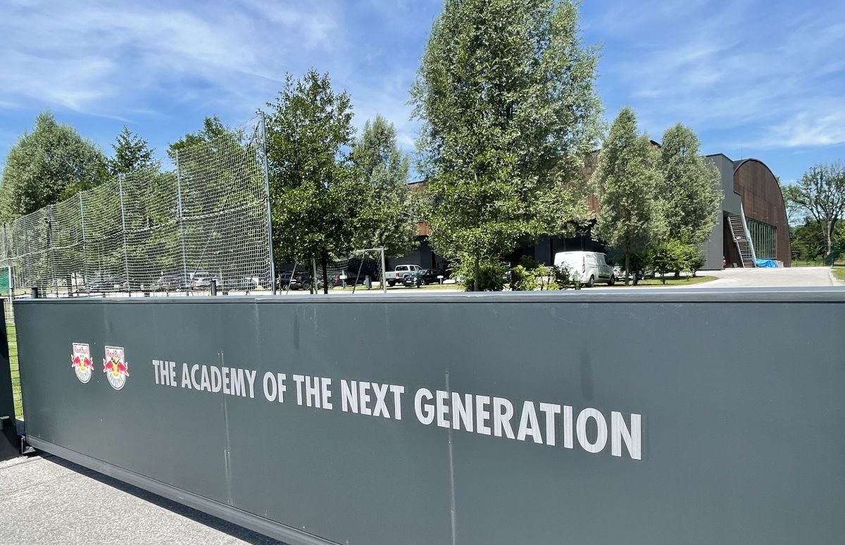 Industria Red Bull Salzburg » Reportaj de la fabrica de fotbaliști din Austria: condiții SF!