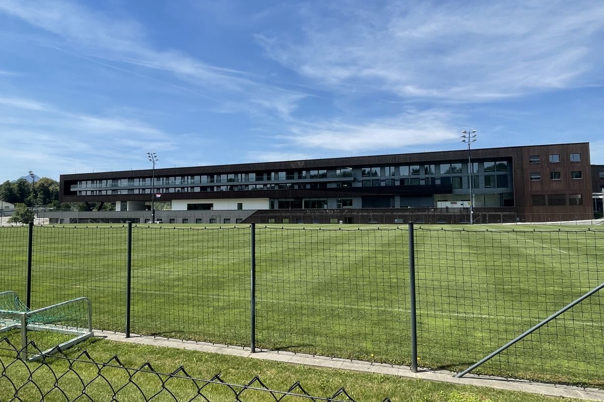 Industria Red Bull Salzburg » Reportaj de la fabrica de fotbaliști din Austria: condiții SF!