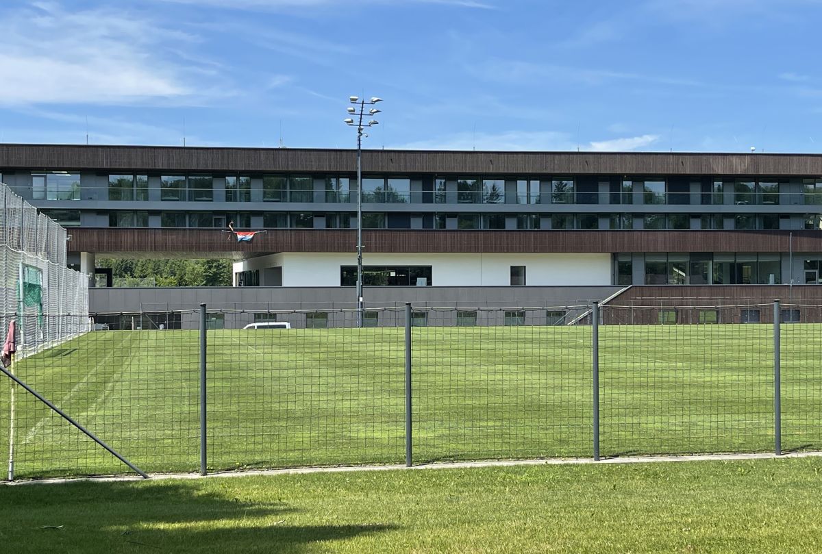 Industria Red Bull Salzburg » Reportaj de la fabrica de fotbaliști din Austria: condiții SF!