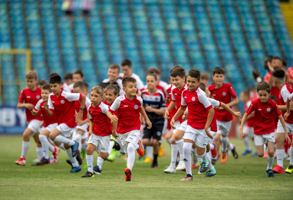 Superliga s-a întors cu un gol superb » Marele talent de la UTA a bifat prima reușită a sezonului cu o execuție de zile mari