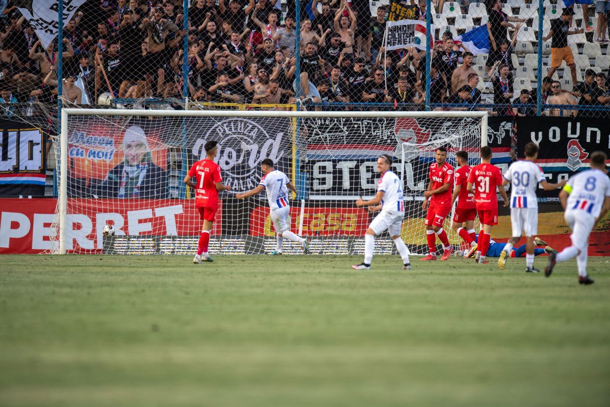 Rednic, după golul marcat de puștiul-vedetă de la UTA: „Așteptăm și noi 5 milioane de euro! Între el și Mazilu, mă mai gândesc pe cine aleg”