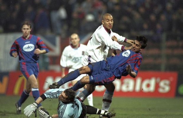 A băut până la 3 dimineață, apoi a făcut meciul carierei la Steaua: „Am stat ascunși, la Hard Rock Cafe”