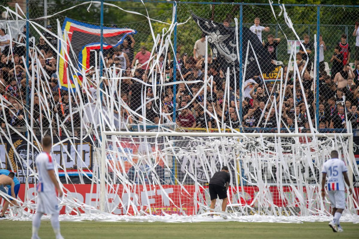 Rednic, după golul marcat de puștiul-vedetă de la UTA: „Așteptăm și noi 5 milioane de euro! Între el și Mazilu, mă mai gândesc pe cine aleg”