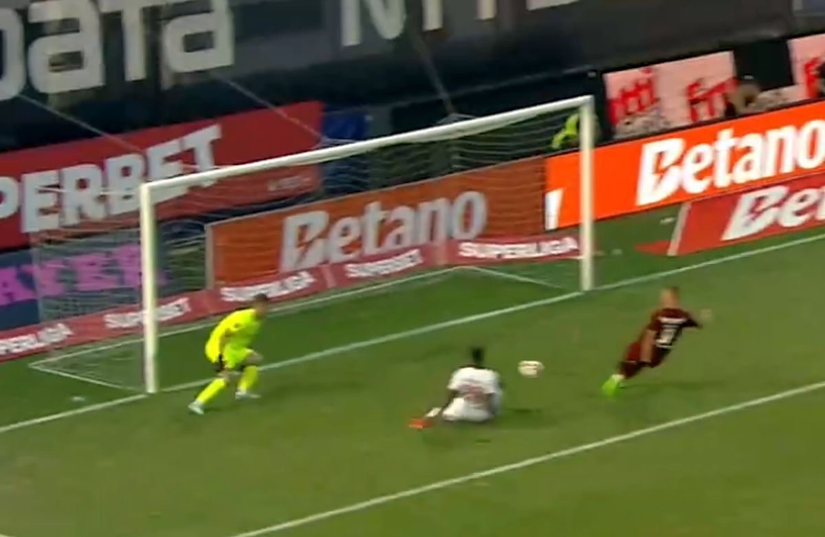 Daniel Bîrligea s-a făcut de râs în CFR Cluj - Dinamo: ratare din 4 metri