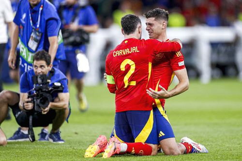 Presa spaniolă jubilează, după ce ibericii au învins-o pe Anglia cu scorul de 2-1, în finala Campionatului European din Germania.