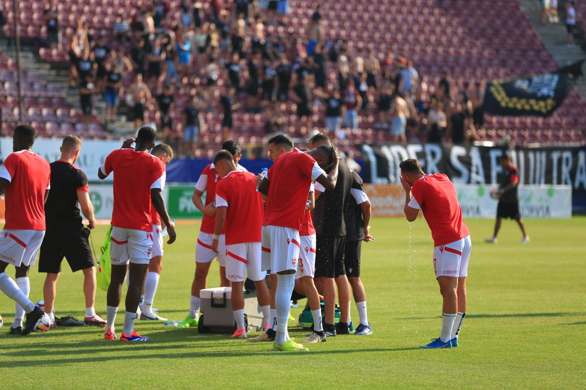 CFR Cluj - Dinamo, înainte de meci