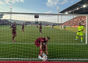 CFR Cluj - Dinamo, duel la 40 de grade în Gruia. Gol în minutul 42
