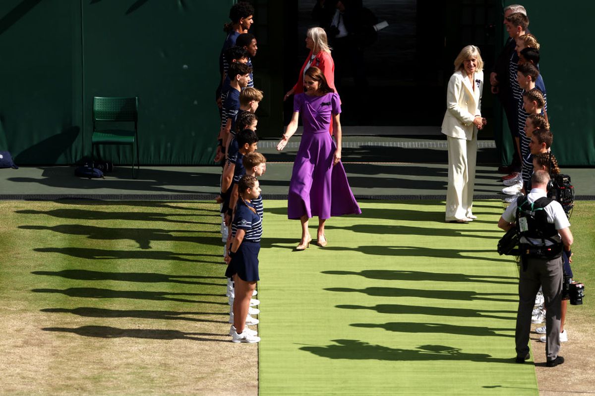 În plină luptă împotriva cancerului, prințesa Kate Middleton i-a înmânat lui Carlos Alcaraz trofeul de campion la Wimbledon