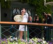 Barbora Krejcikova salutând publicul după victoria la Wimbledon 2024 Foto: Imago