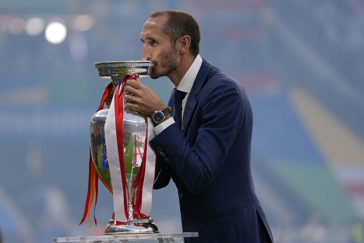 Giorgio Chiellini a sărutat trofeul înainte de finala Euro 2024