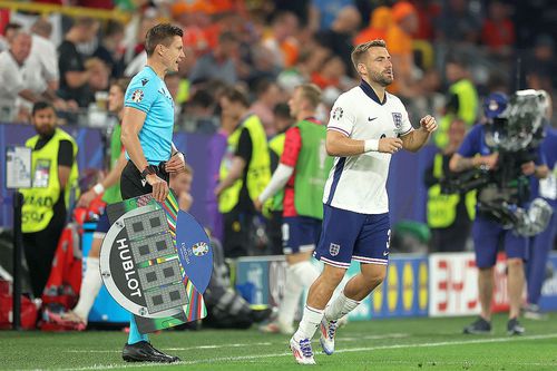 Luke Shaw, intrând în timpul meciului dintre Anglia și Olanda // foto: Guliver/gettyimages